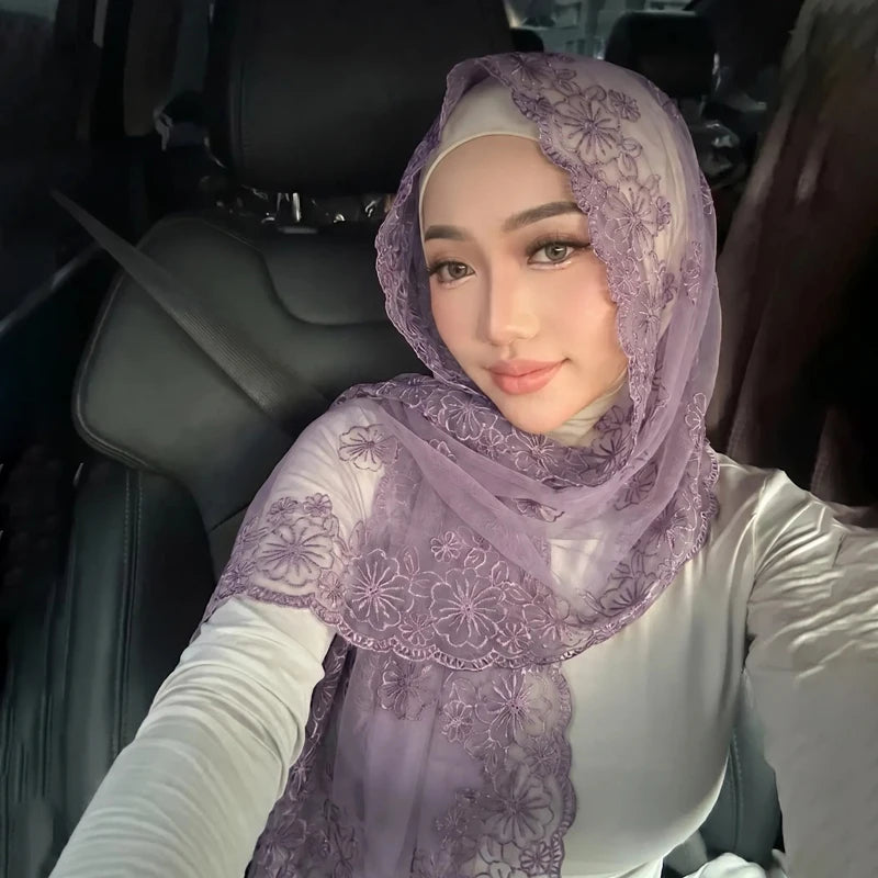 Scarlet Lace Hijab