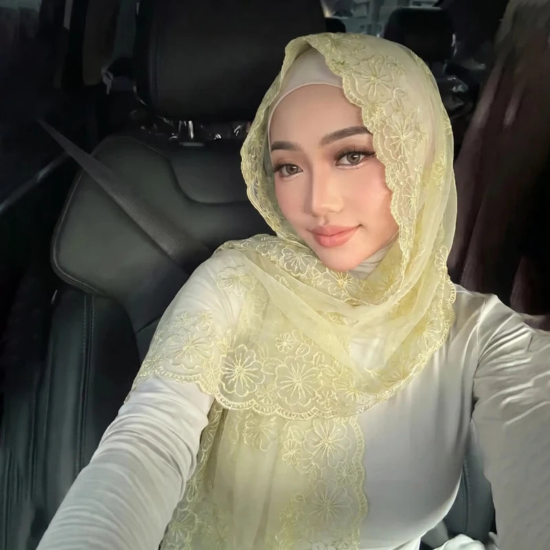 Scarlet Lace Hijab